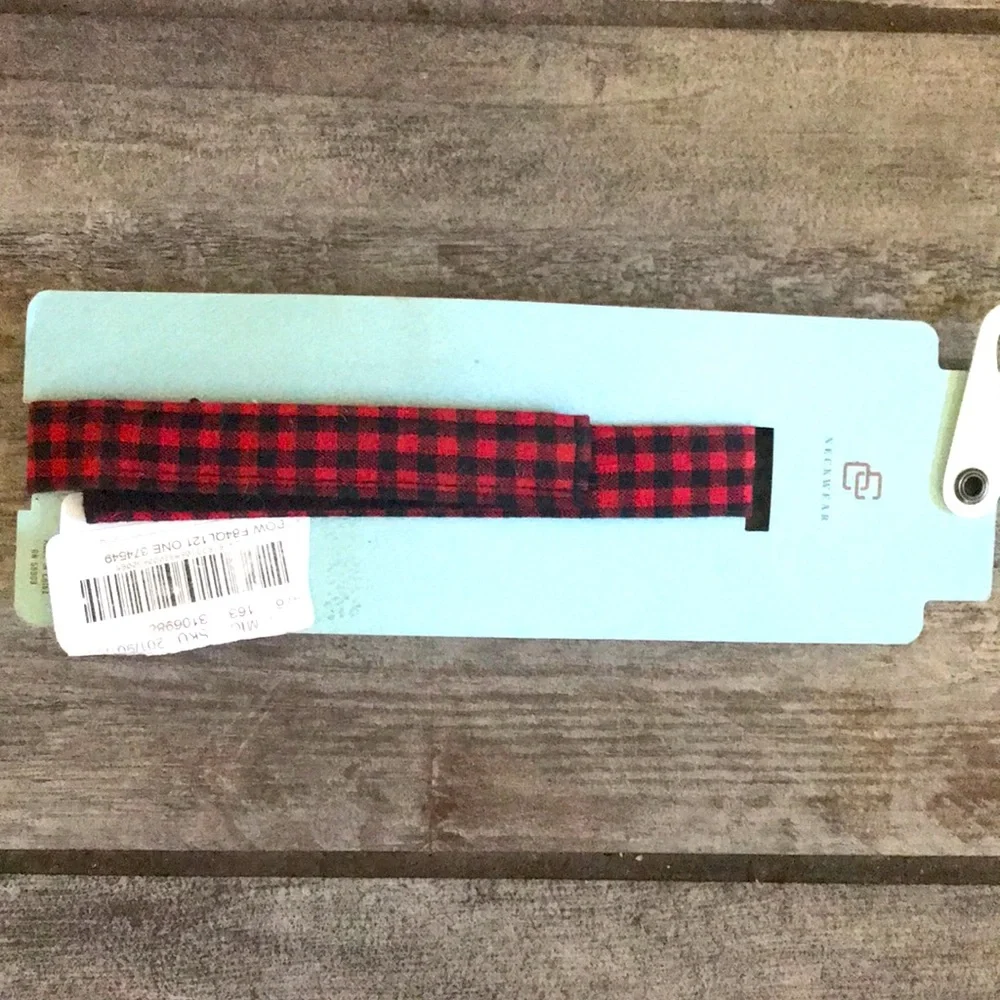 Classic Club bow tie. NWT